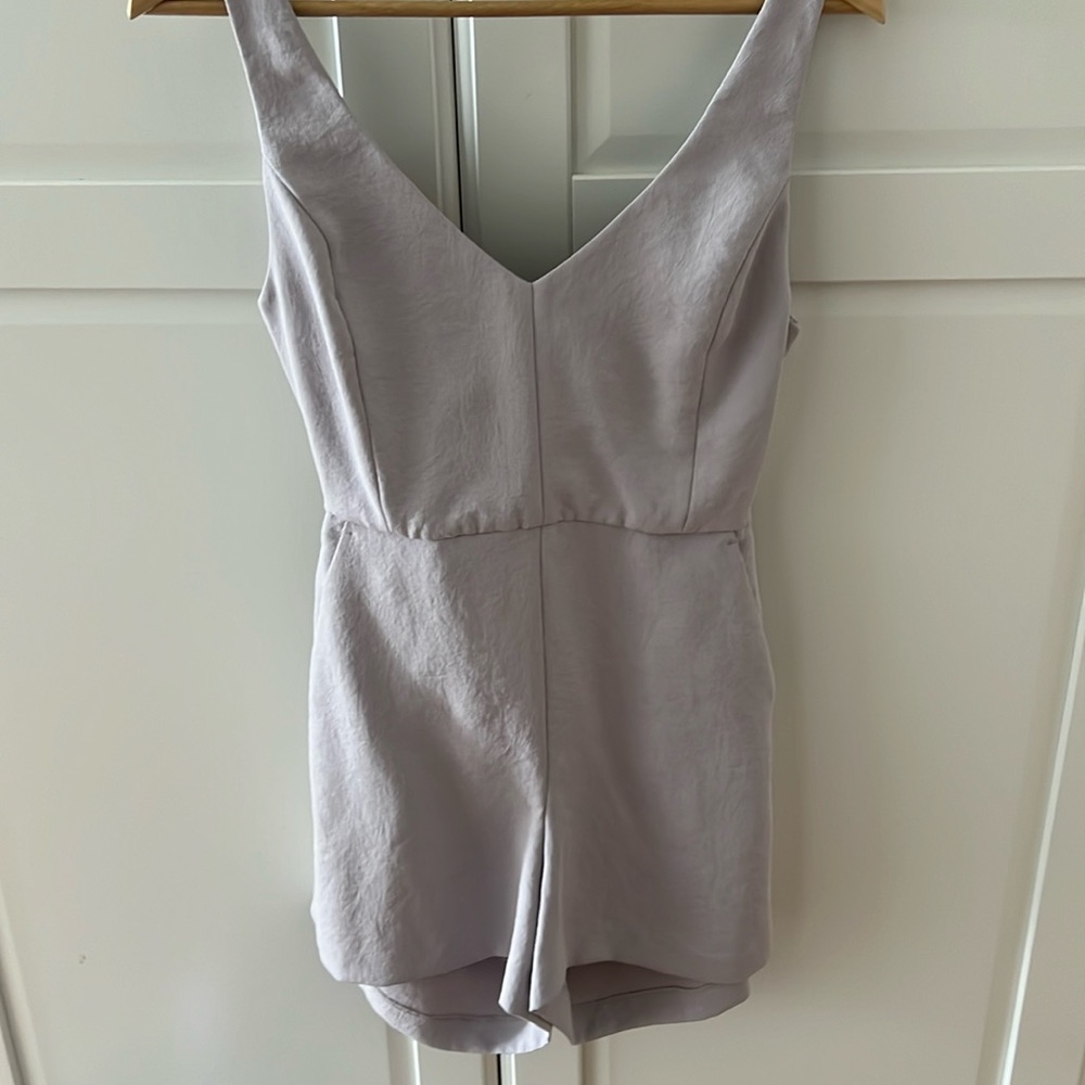 NWOT! Aritzia Wilfred aperture ecoulement romper grey purple tie back open 0